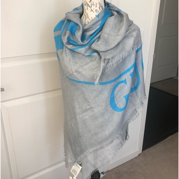 Gucci silk modal shawl NWT - Picture 6 of 9